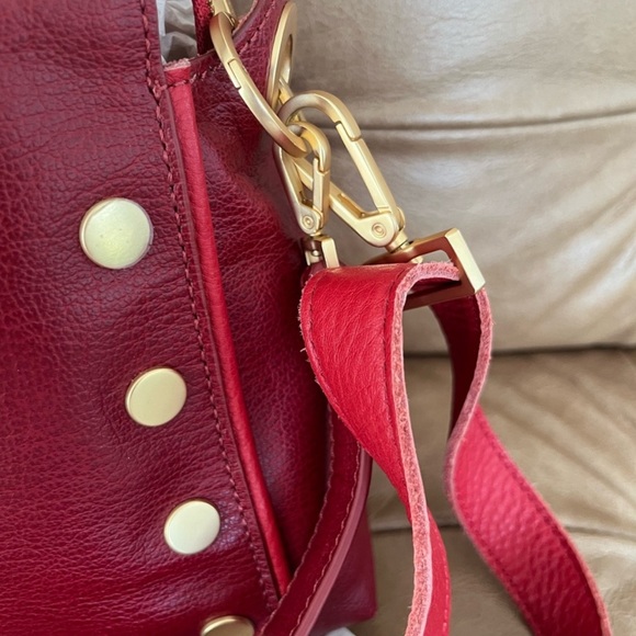 HAMMITT Bryant Medium Winter Cherry Shoulder/Crossbody Bag with Gold Hardware - Picture 5 of 8